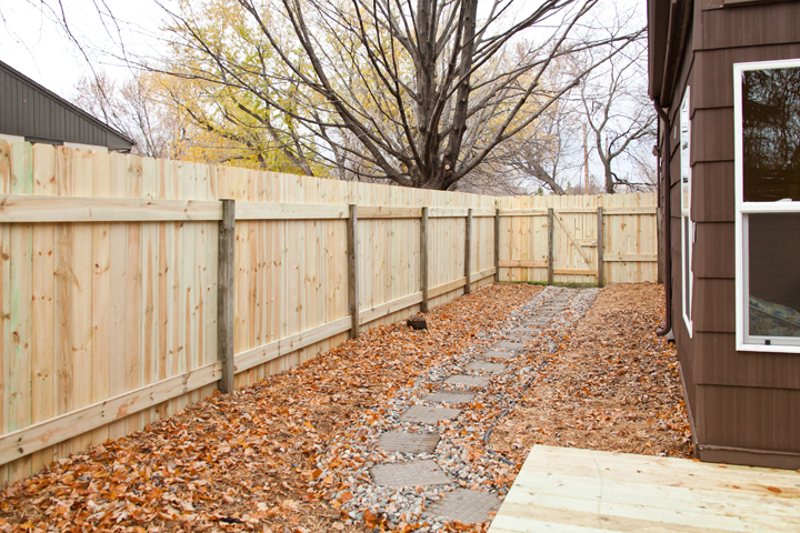 36th Ave 03 Side Yard