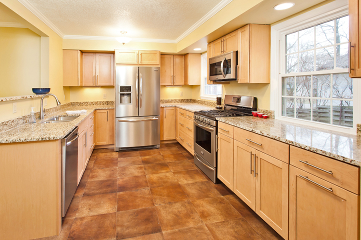 36th Ave 04 kitchen